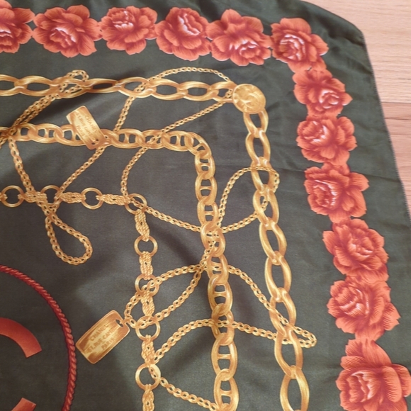 CHANEL Scarf Green Khaki Floral Rose Square Gold Chain - M58 - Picture 4 of 11